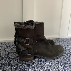 Sorel black boots size 9.5